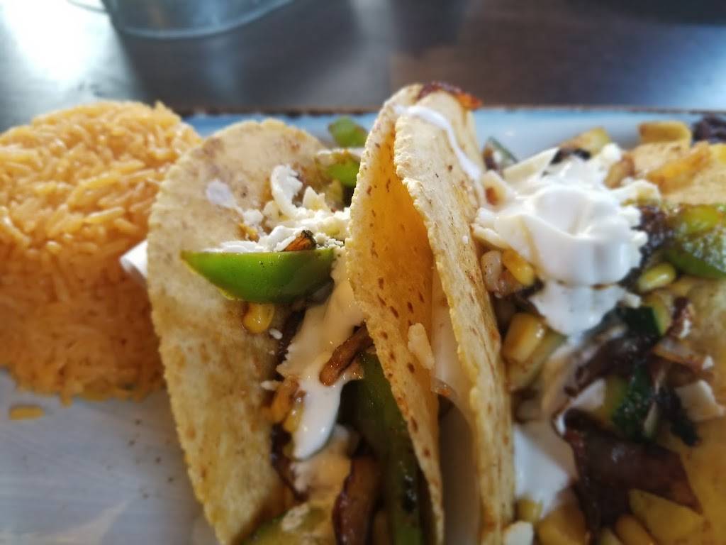 Tequilas Mexican Cantina | restaurant | 979 Main St, Wakefield, MA 01880, USA | 7815873500 OR +1 781-587-3500