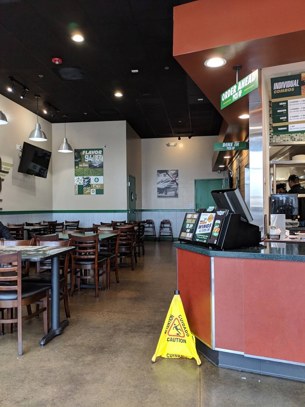 Wingstop | restaurant | 32240 Temecula Pkwy Ste 107, Temecula, CA 92592, USA | 9513039464 OR +1 951-303-9464