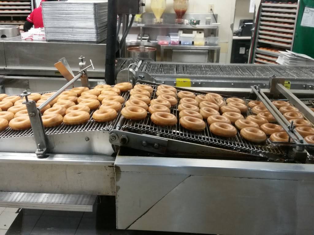 Krispy Kreme | cafe | 114 N Dupont Hwy, New Castle, DE 19720, USA | 3023270596 OR +1 302-327-0596