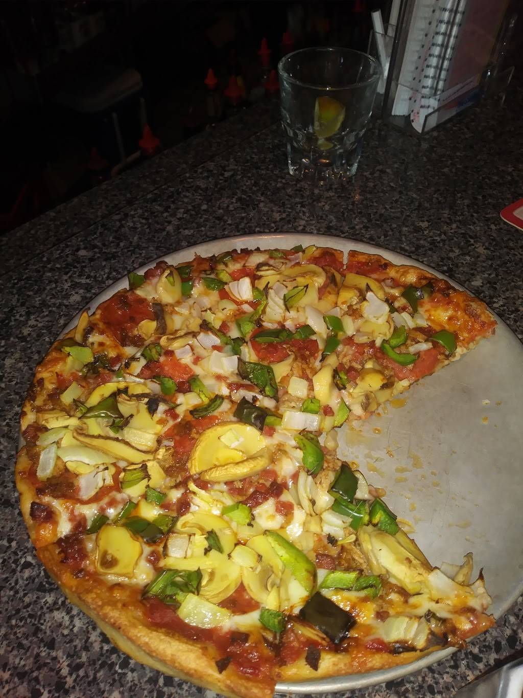 Emmas Pub & Pizza | restaurant | 128 Broad St, Bridgewater, MA 02324, USA | 5086976674 OR +1 508-697-6674