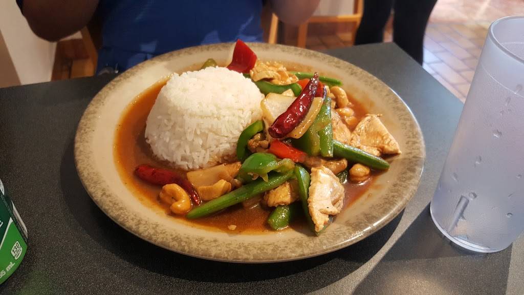 Hot Mama Nois Thai On The Fly | restaurant | 1410 Bayly St #6a, Pickering, ON L1W 3R3, Canada | 9058371037 OR +1 905-837-1037