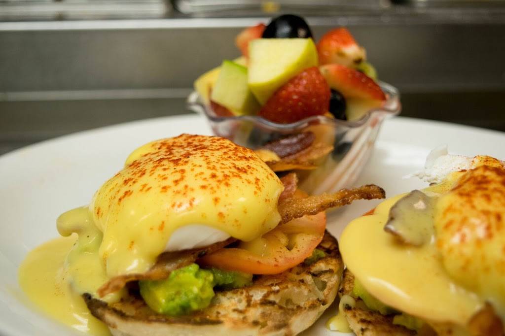 Riverdale Diner | restaurant | 521 River Rd, Shelton, CT 06484, USA | 2039244084 OR +1 203-924-4084