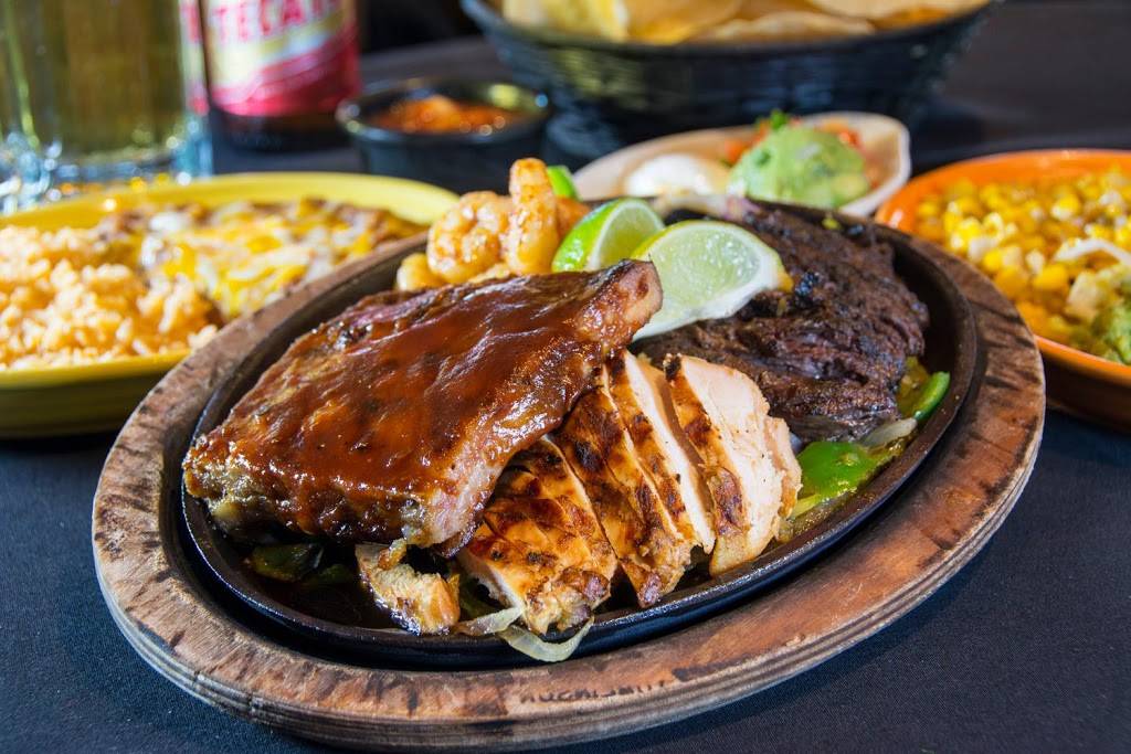 Mama Roja Mexican Kitchen | restaurant | 9219 Lake Hefner Dr, Oklahoma City, OK 73120, USA | 4053026262 OR +1 405-302-6262