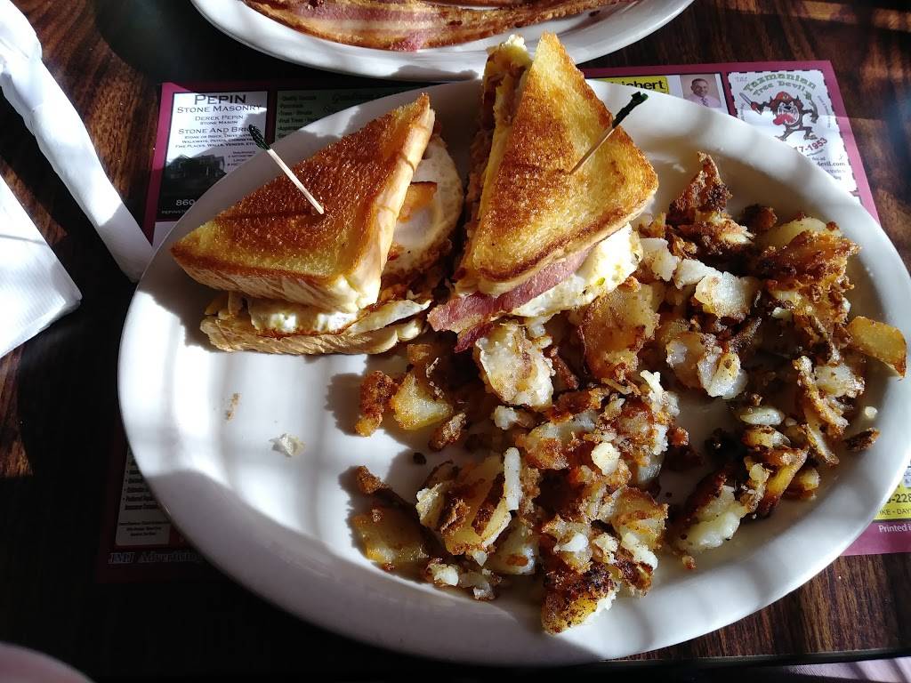 Brooklyn Country View Restaurant | restaurant | 170 South St, Brooklyn, CT 06234, USA | 8607741200 OR +1 860-774-1200