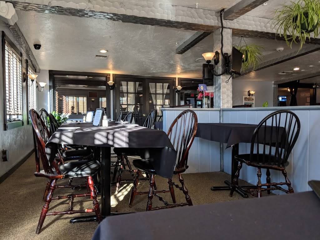 BBs Bar & Grille | restaurant | 2424 Cranberry Hwy, Wareham, MA 02571, USA | 7746784215 OR +1 774-678-4215