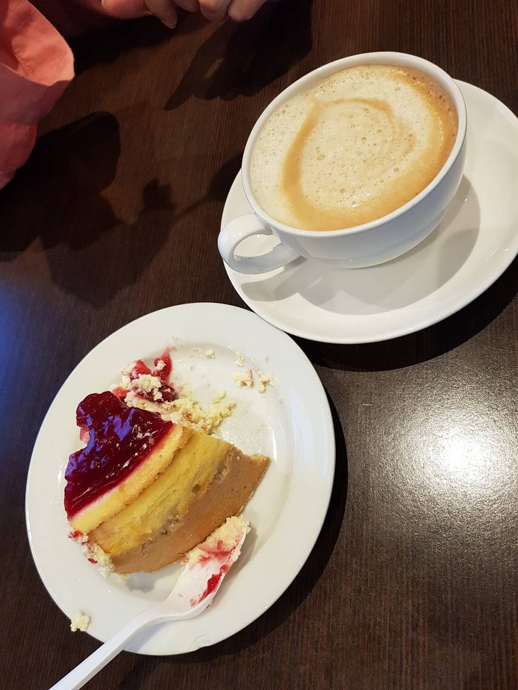 Airport Gate Cafe & Grill | restaurant | 924 Dixon Rd, Etobicoke, ON M9W 1J9, Canada | 6477482233 OR +1 647-748-2233