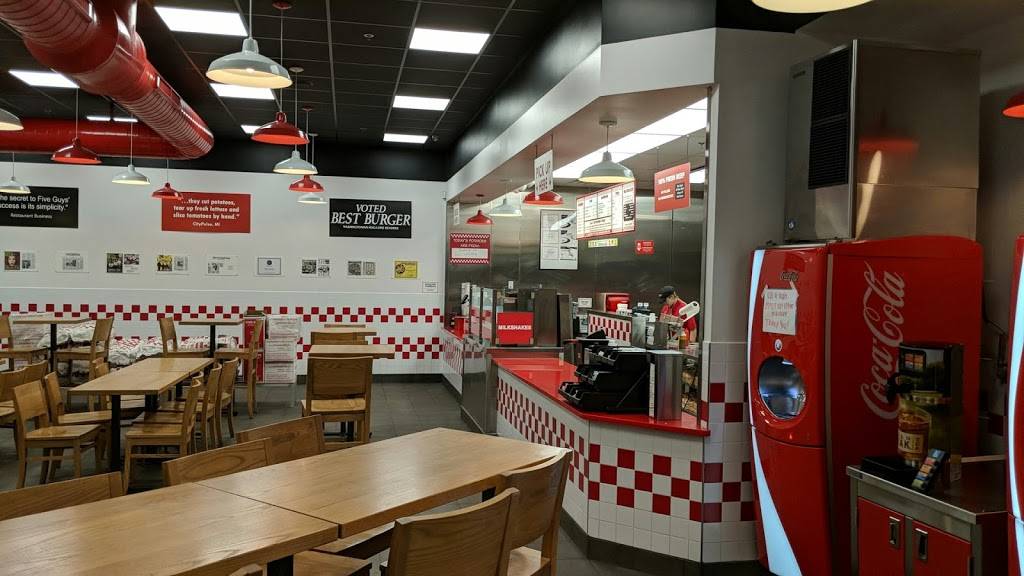 Five Guys | meal takeaway | 2140 Daniels St, Manteca, CA 95337, USA | 2099236106 OR +1 209-923-6106