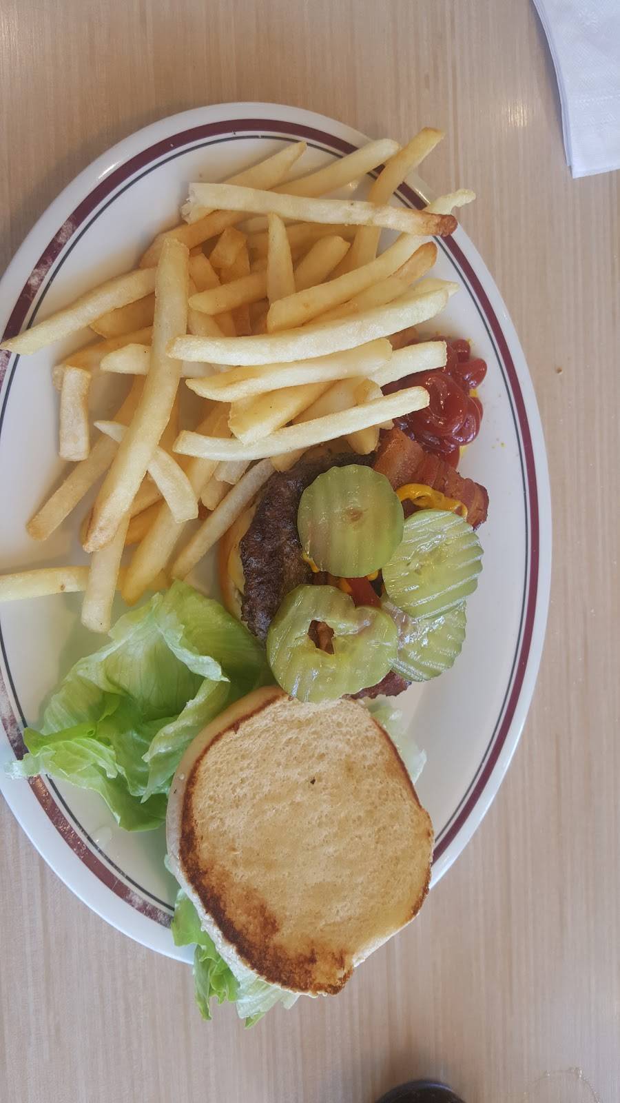 Huddle House | restaurant | 799 Radford Blvd, Dillon, SC 29536, USA | 8437741913 OR +1 843-774-1913