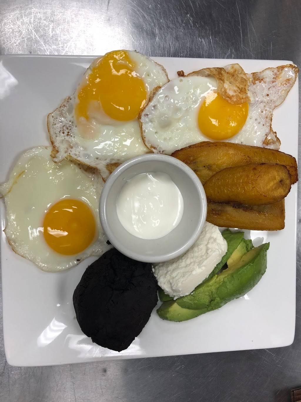 Leslys Restaurante | restaurant | 147-20 Jamaica Ave, Jamaica, NY 11435, USA | 7182620948 OR +1 718-262-0948