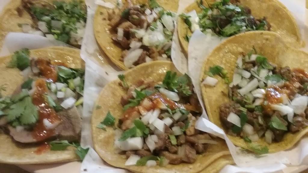 Taqueria Los Comales | restaurant | 1306 S Cesar E Chavez Dr, Milwaukee, WI 53204, USA | 4143846101 OR +1 414-384-6101