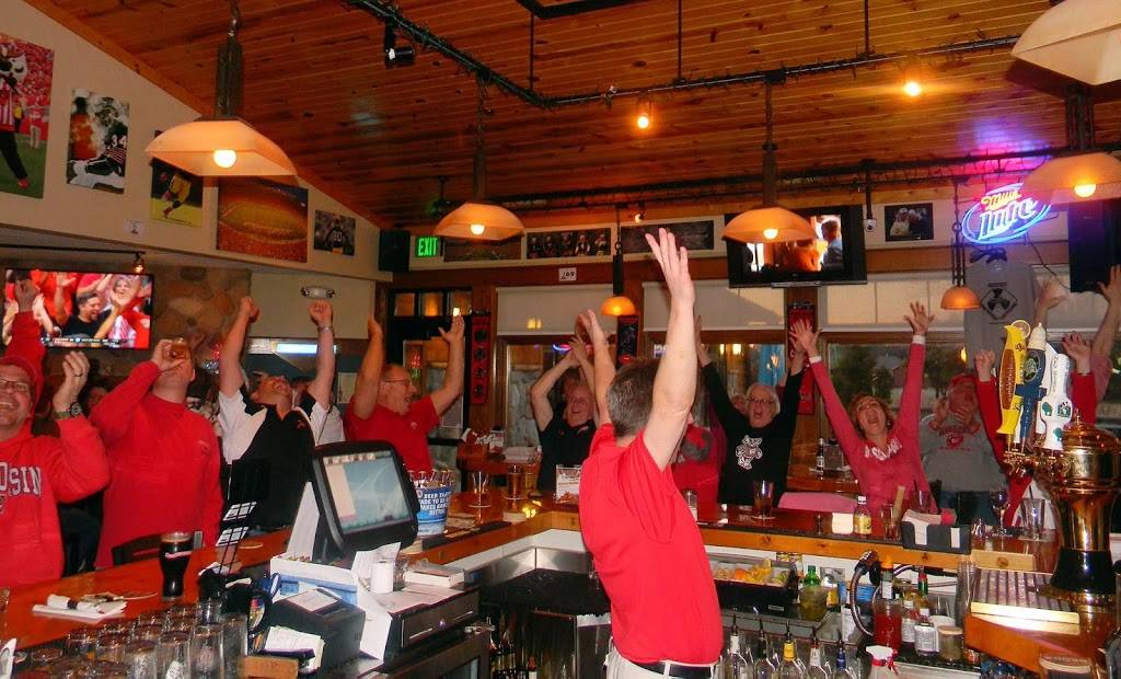 Spring Brook Sports Bar & Grill | restaurant | 242 Lake Shore Dr, Wisconsin Dells, WI 53965, USA | 6082541464 OR +1 608-254-1464