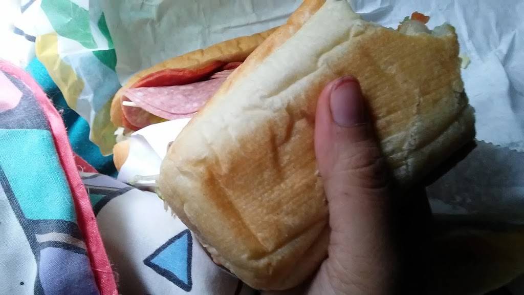 Subway | restaurant | 11400 US-41, Ringgold, GA 30736, USA | 7069355745 OR +1 706-935-5745