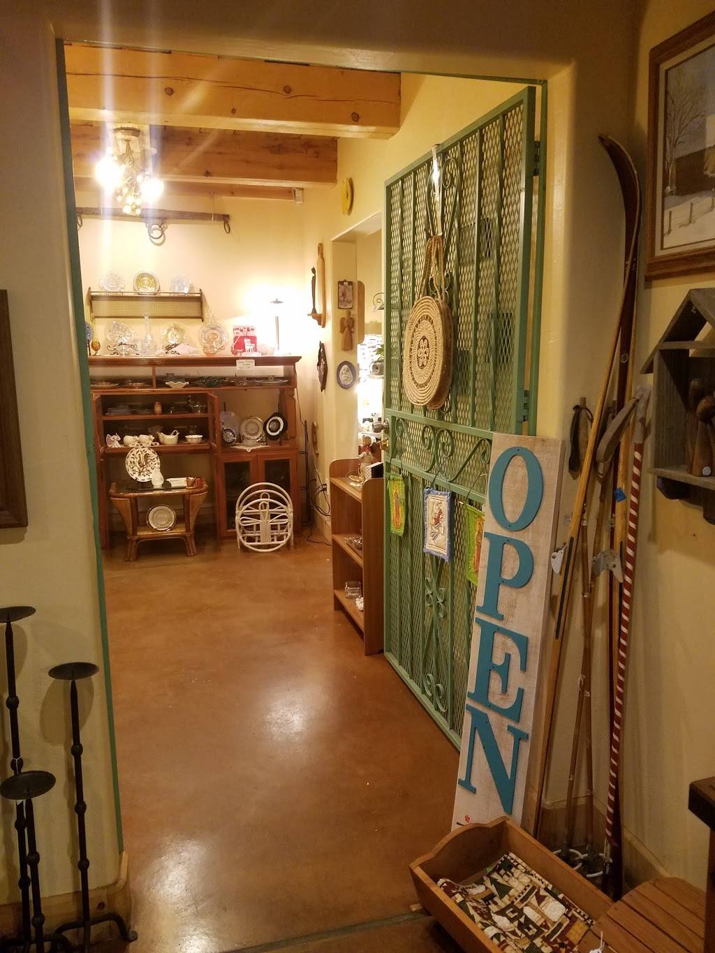 Abuelitas New Mexican Kitchen | restaurant | 6083 Isleta Blvd SW, Albuquerque, NM 87105, USA | 5058775700 OR +1 505-877-5700