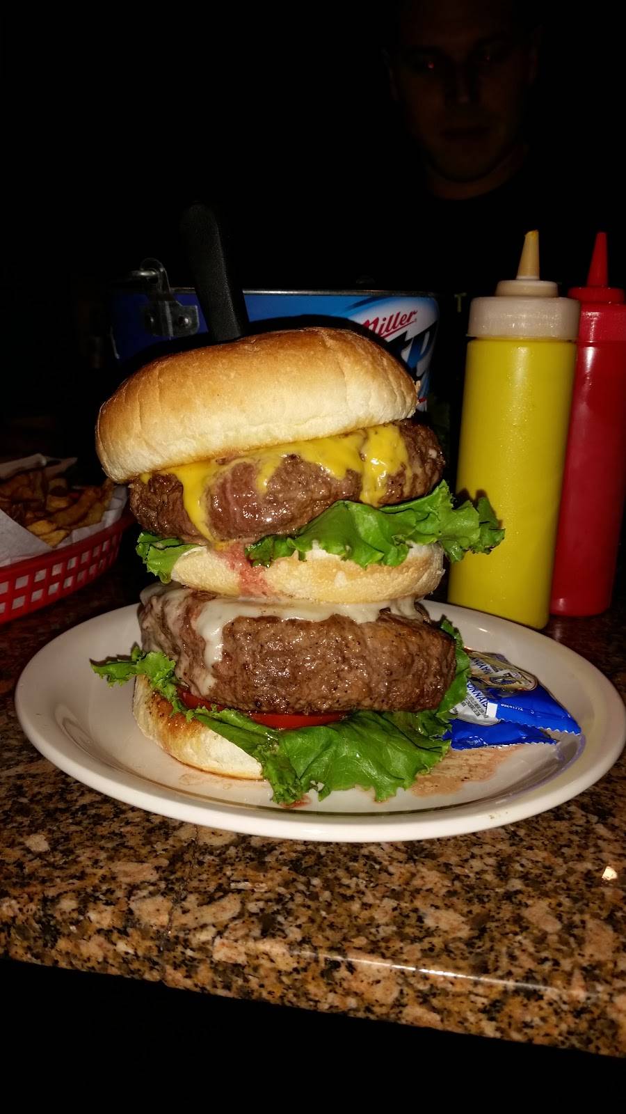 Cutters Bar & Grill | restaurant | 2638 Orleans St, Detroit, MI 48207, USA | 3133930960 OR +1 313-393-0960