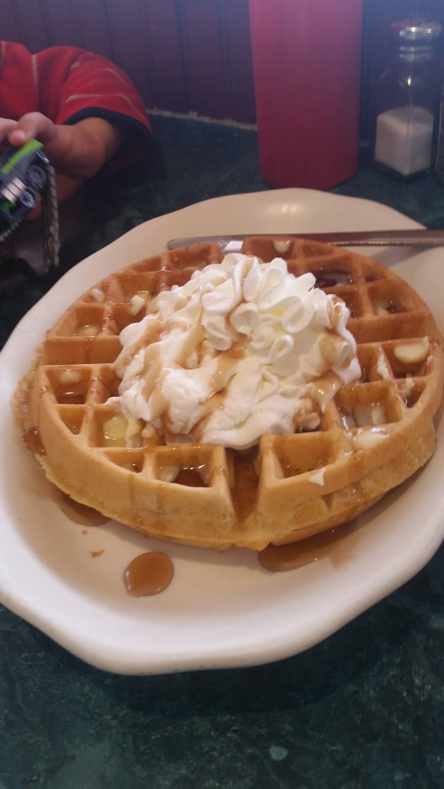 Codys Diner | restaurant | 95 Water St, New Haven, CT 06511, USA | 2035620044 OR +1 203-562-0044