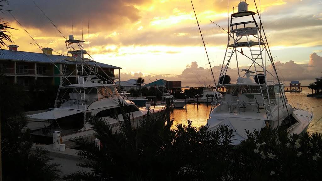 Hurricane Hole | restaurant | 1851 LA-1, Grand Isle, LA 70358, USA | 9857873663 OR +1 985-787-3663