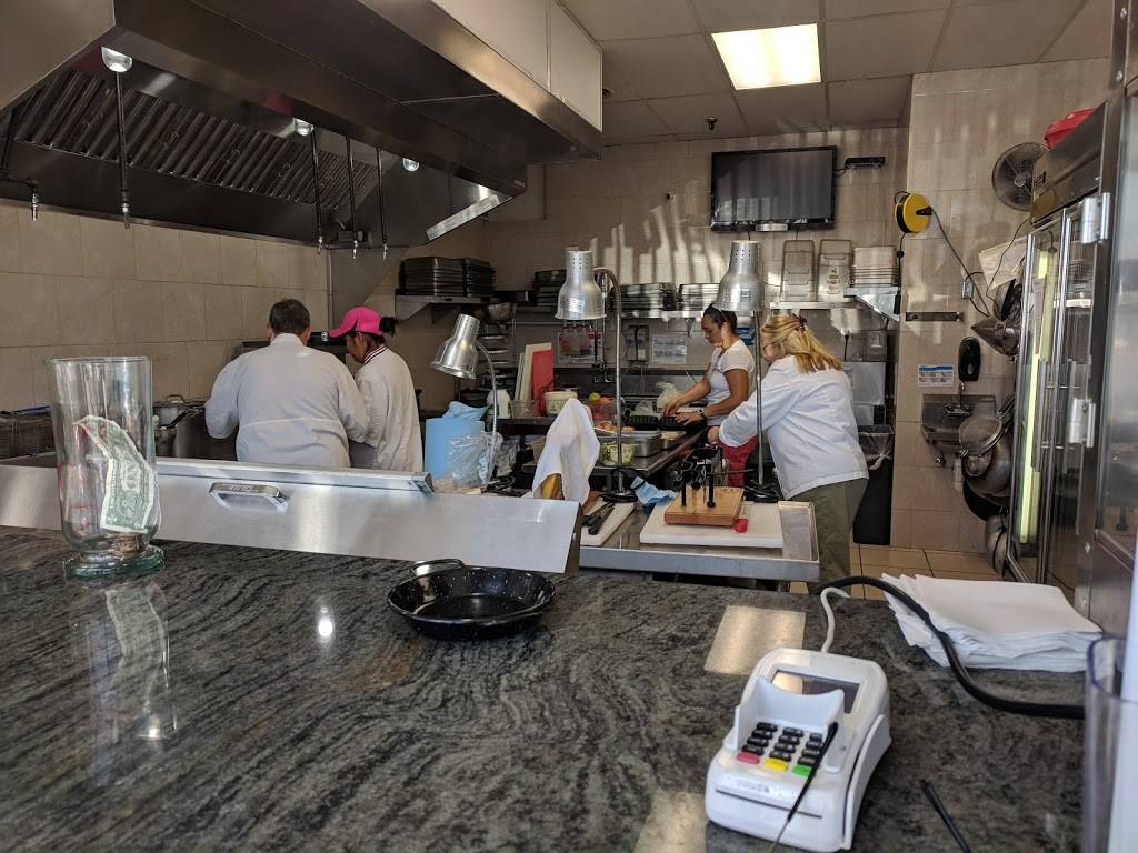 Chef Feliciano Deli | restaurant | 7890 Backlick Rd, Springfield, VA 22150, USA | 7039806837 OR +1 703-980-6837