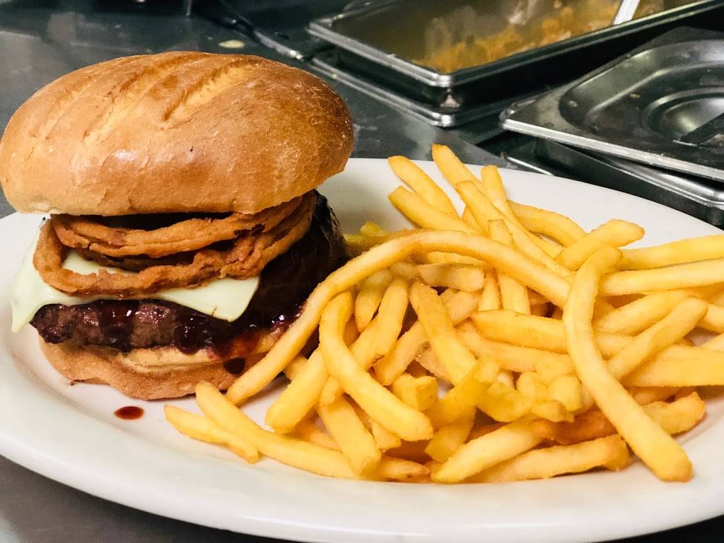 Mickey Cassidys | restaurant | 116 Main St, Medway, MA 02053, USA | 5085331343 OR +1 508-533-1343