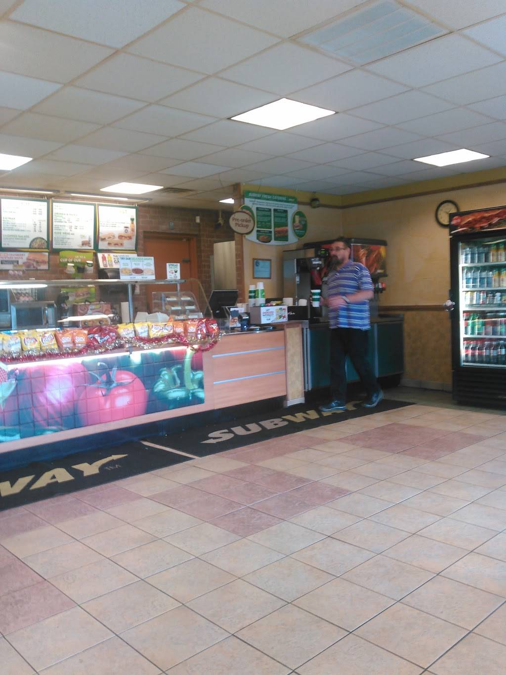 Subway | restaurant | 2608 Pine Ave, Niagara Falls, NY 14301, USA | 7162781112 OR +1 716-278-1112