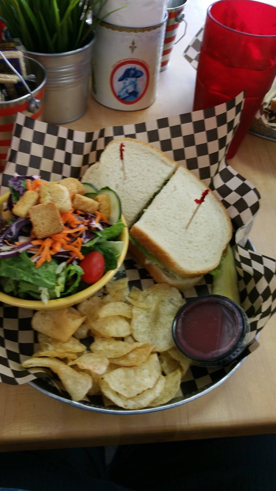 Little Lois Cafe | restaurant | 576 Patterson St NW, Salem, OR 97304, USA | 5033628422 OR +1 503-362-8422