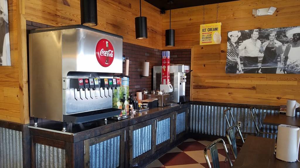 Dickeys Barbecue Pit | restaurant | 402 E Greenway Pkwy, Phoenix, AZ 85022, USA | 6026666320 OR +1 602-666-6320