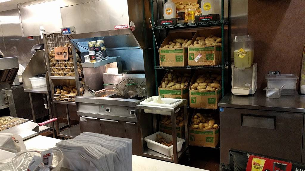 Penn Station East Coast Subs | meal takeaway | 851 E Belvidere Rd, Grayslake, IL 60030, USA | 2245414063 OR +1 224-541-4063