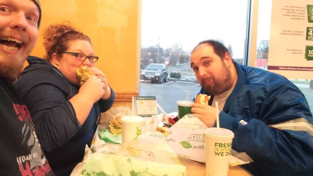 Subway | restaurant | 1330 S Water St, Kent, OH 44240, USA | 3303460245 OR +1 330-346-0245