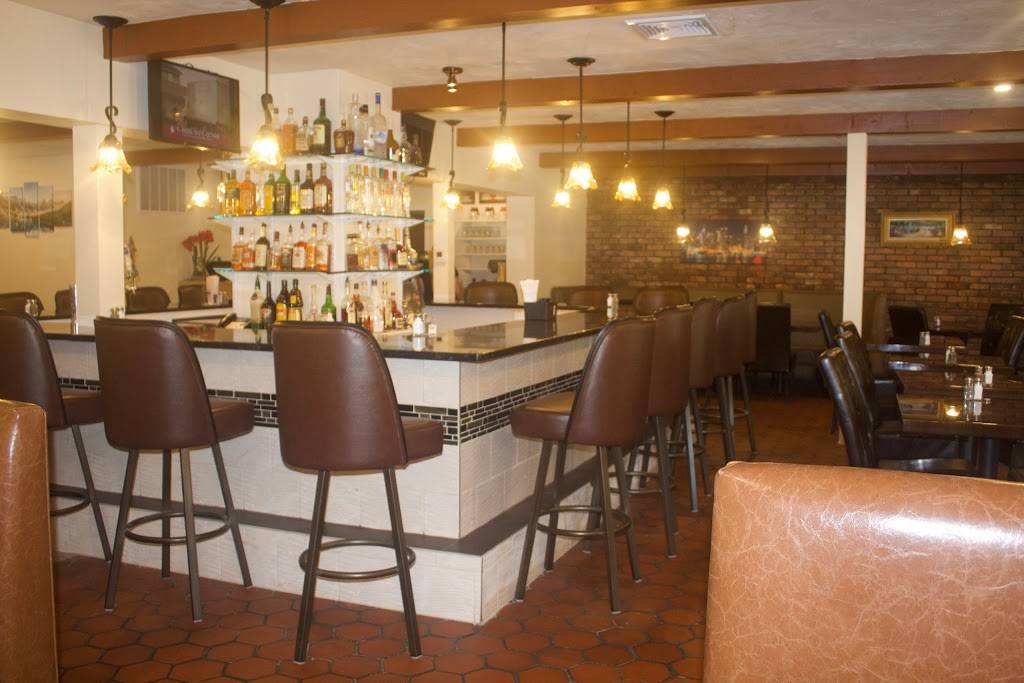 Emmilys | restaurant | 103 Putnam Pike, Johnston, RI 02919, USA | 4013530444 OR +1 401-353-0444
