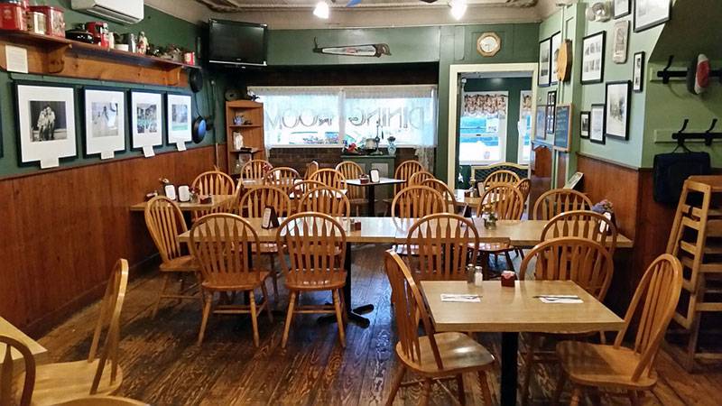 Kevins Sports Pub & Restaurant | restaurant | 27 Main St, North Bennington, VT 05257, USA | 8024420122 OR +1 802-442-0122