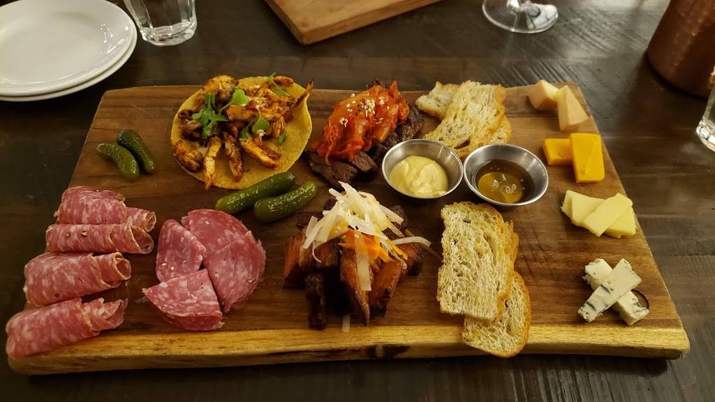 TWH Social | restaurant | 1 King St W, Kitchener, ON N2G 1A3, Canada | 5197458478 OR +1 519-745-8478