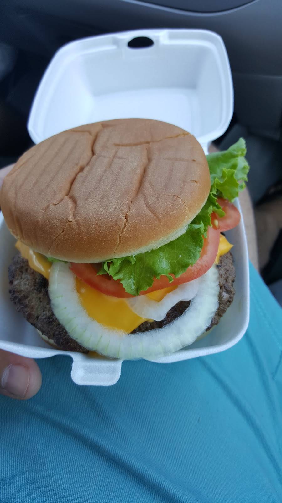 Big Mikes Burger Shoppe | restaurant | 2870 County Dr, Petersburg, VA 23803, USA | 8047213605 OR +1 804-721-3605