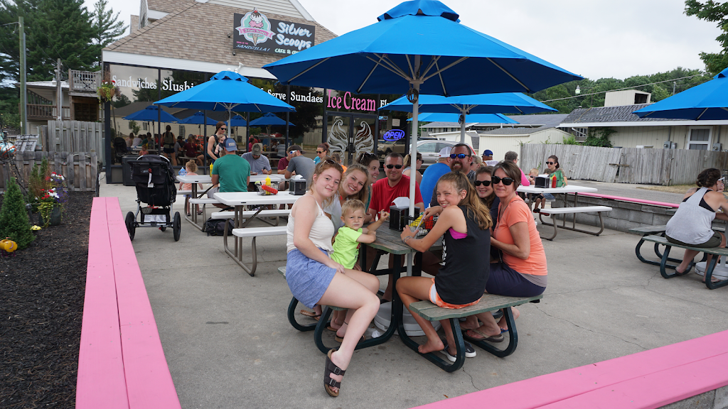 Silver Scoops | restaurant | 8450 W Hazel Rd, Mears, MI 49436, USA | 2317428178 OR +1 231-742-8178