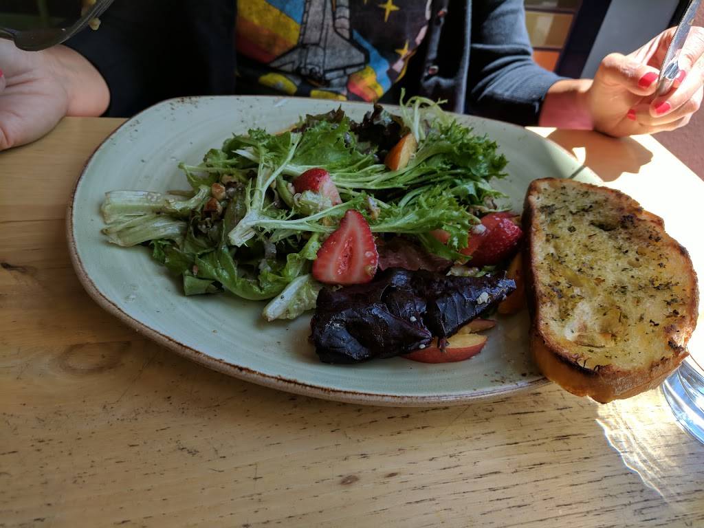 Tender Greens | restaurant | 266 King St, San Francisco, CA 94107, USA | 4152303141 OR +1 415-230-3141