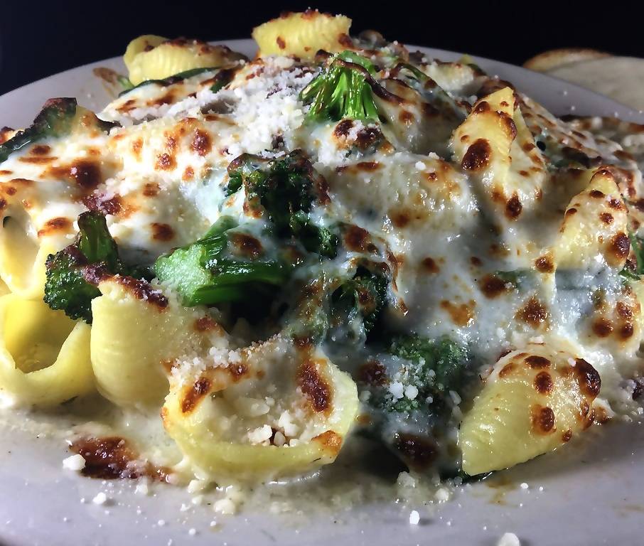 Maxies Restaurant & Lounge | restaurant | 1311 Grand Ave, West Des Moines, IA 50265, USA | 5152231463 OR +1 515-223-1463