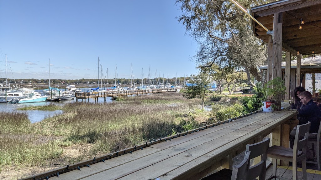 The Fillin Station | restaurant | 57 Sea Island Pkwy, Beaufort, SC 29907, USA | 8435220230 OR +1 843-522-0230