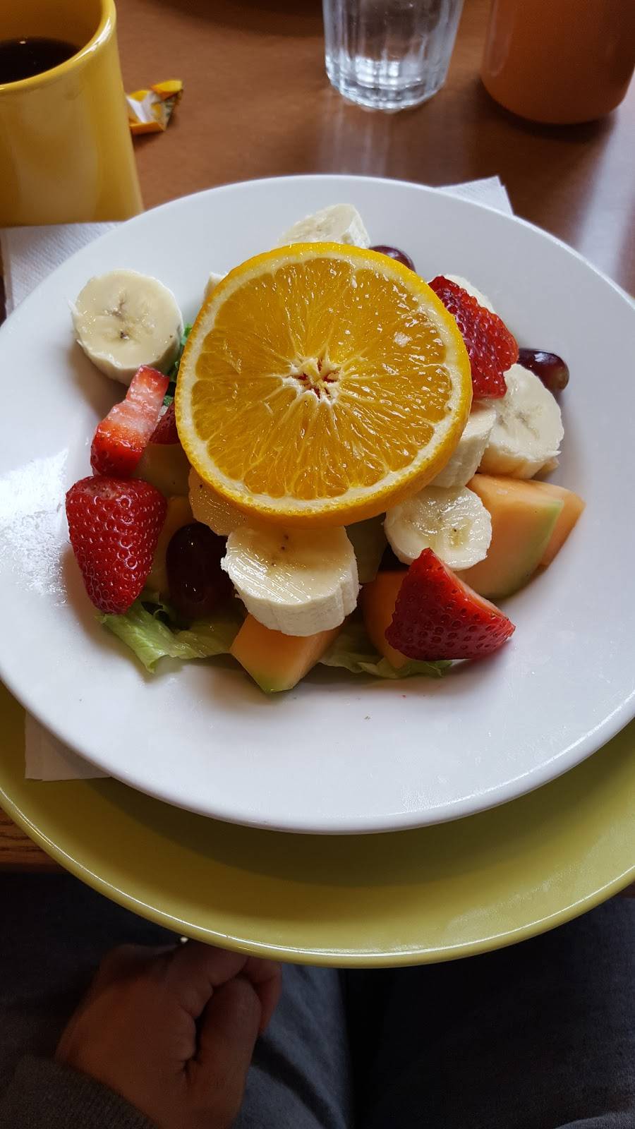 Scramblers | restaurant | 25690 N Dixie Hwy, Perrysburg, OH 43551, USA | 4198723599 OR +1 419-872-3599