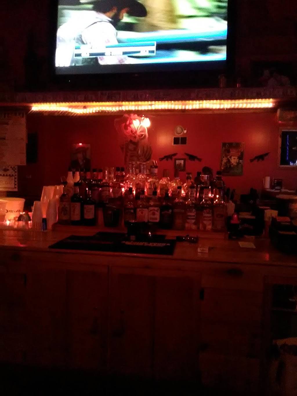 Pudocks Hideout - Bar & Grill | restaurant | 207 E Main St, Thayer, IL 62689, USA | 2179652273 OR +1 217-965-2273