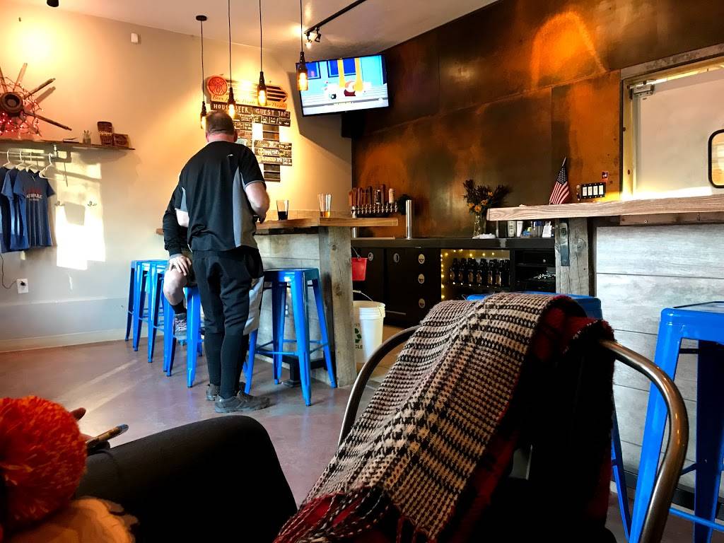 Ale Republic | night club | 28 Arroyo Seco Rd, Cedar Crest, NM 87008, USA | 5052812828 OR +1 505-281-2828