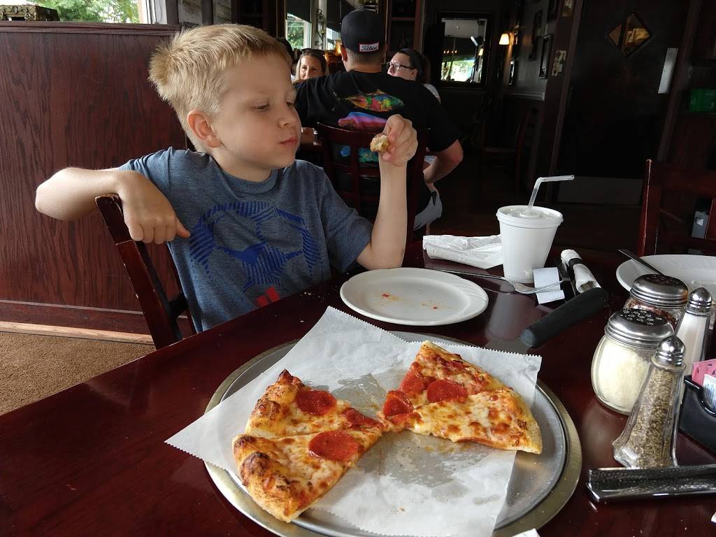 Anthonys Italian Restaurant | restaurant | 620 W Main St, Purcellville, VA 20132, USA | 5403387072 OR +1 540-338-7072