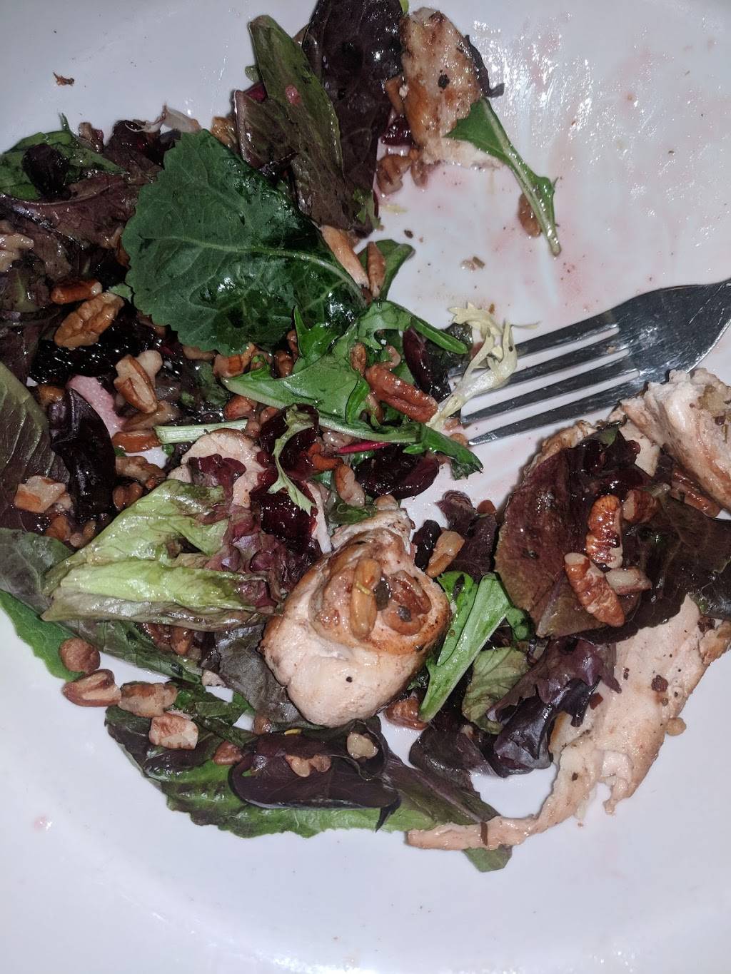 Hunt Club of Hillsdale | restaurant | 24 N Howell St, Hillsdale, MI 49242, USA | 5174377356 OR +1 517-437-7356