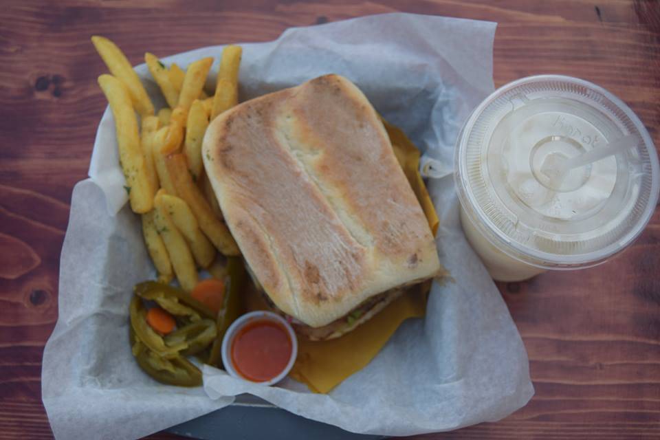 Tortas Carbonas | restaurant | #1207-1, Local B, Blvd. Benito Juárez, Playas Rosarito, 22710 Rosarito, B.C., Mexico | 016611079333 OR +52 661 107 9333