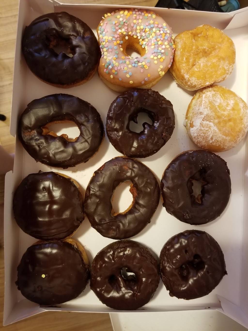 Dunkin | cafe | 239 S Weber Rd, Romeoville, IL 60446, USA | 8158386270 OR +1 815-838-6270