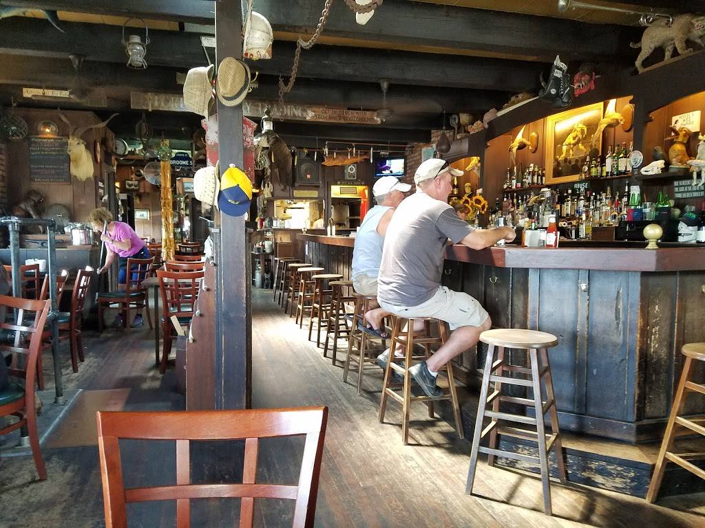 The Dock Bar & Grill | restaurant | 482 W Lake Dr, Montauk, NY 11954, USA | 6316689778 OR +1 631-668-9778