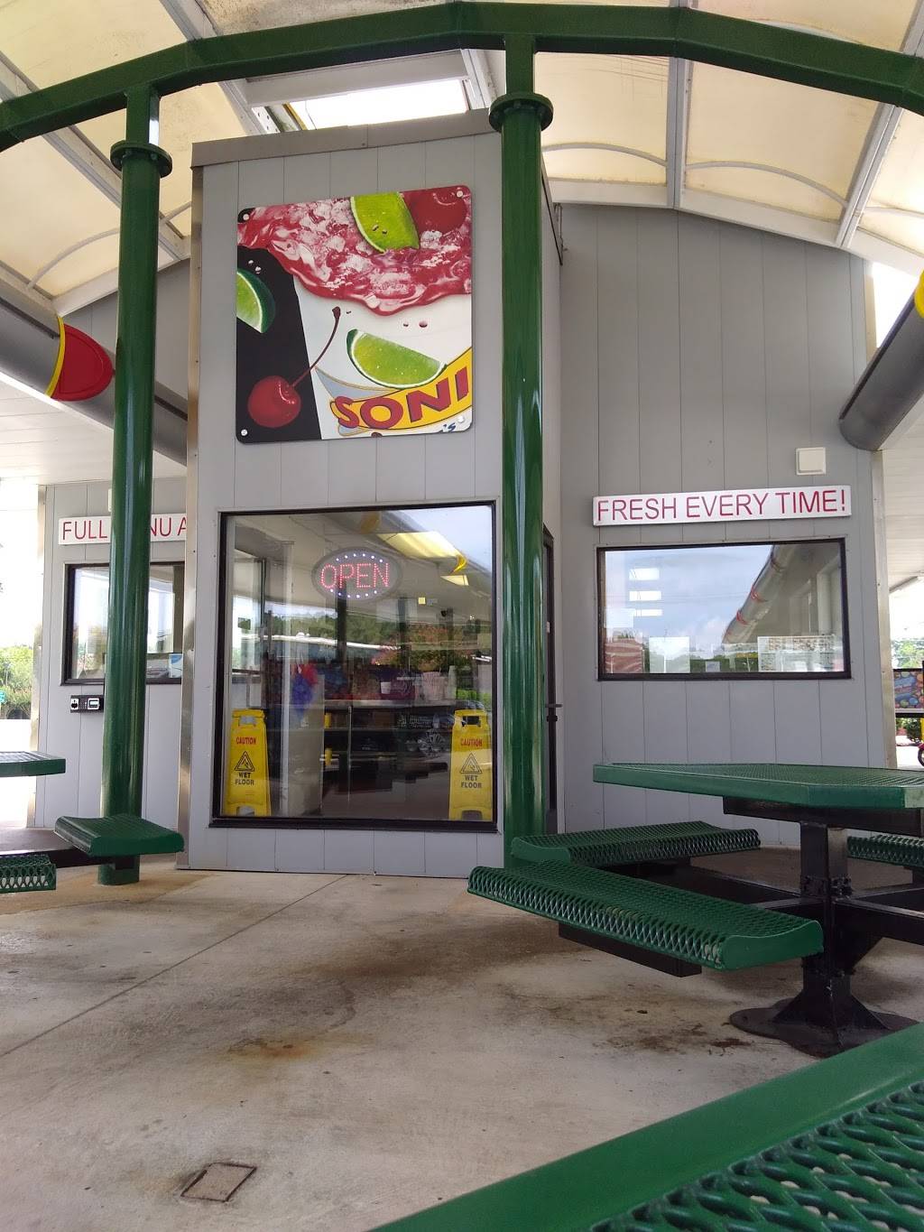 Sonic Drive-In | restaurant | 5043 Hwy 70 W, Morehead City, NC 28557, USA | 2527269288 OR +1 252-726-9288
