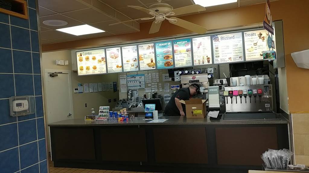 Dairy Queen Grill & Chill | restaurant | 727 N Suncoast Blvd, Crystal River, FL 34429, USA | 3527955800 OR +1 352-795-5800