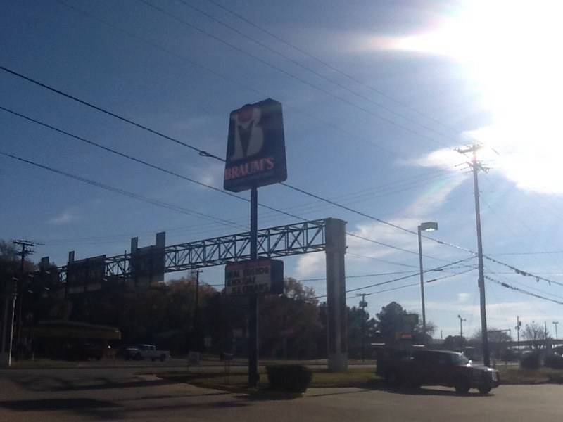 Braums Ice Cream & Burger Restaurant | restaurant | 3635 Troup Hwy #110, Tyler, TX 75703, USA | 9035094107 OR +1 903-509-4107