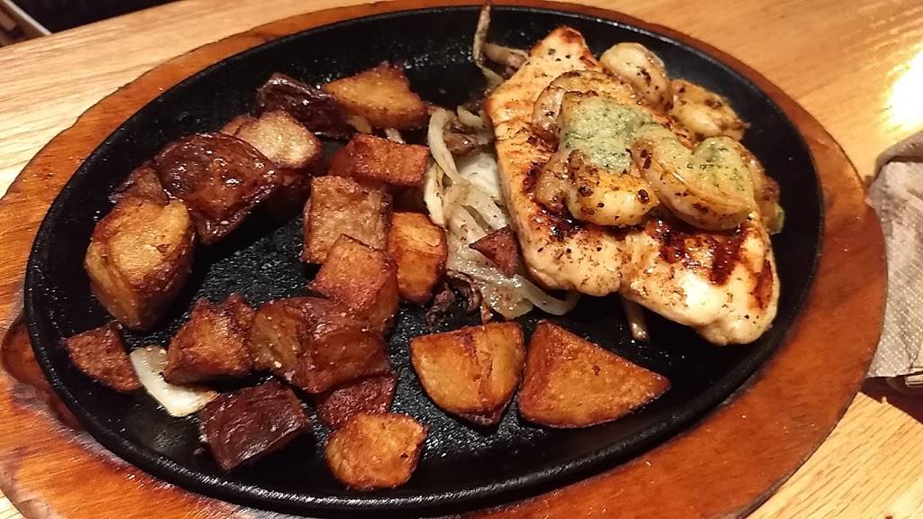 Applebees Grill + Bar | restaurant | 127 E Broad St, Falls Church, VA 22046, USA | 7035325380 OR +1 703-532-5380