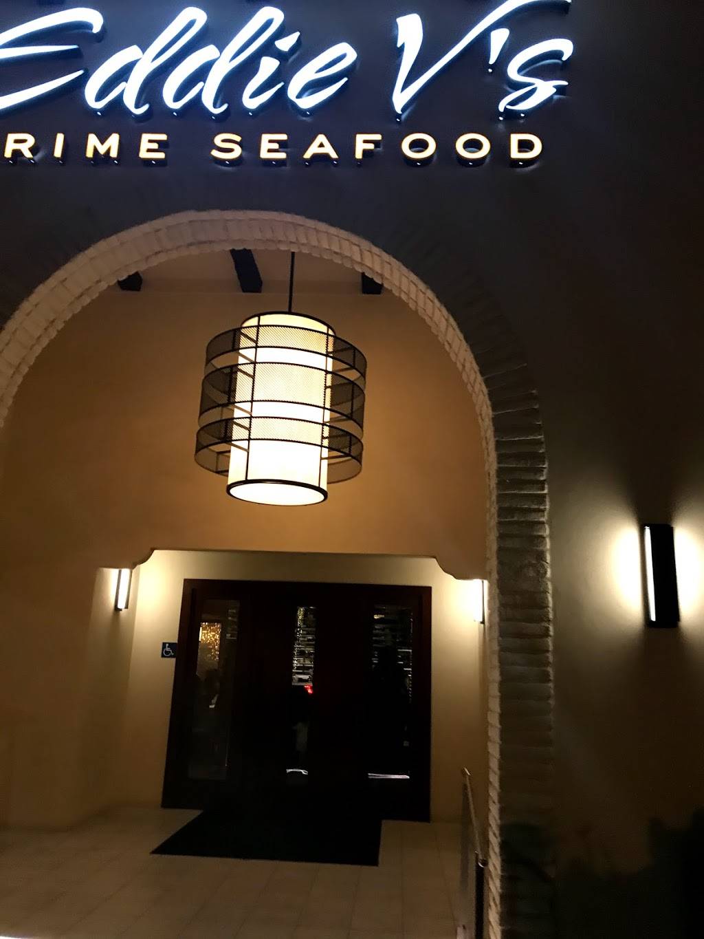 Eddie Vs Prime Seafood | night club | 73040 El Paseo, Palm Desert, CA 92260, USA | 7603409455 OR +1 760-340-9455