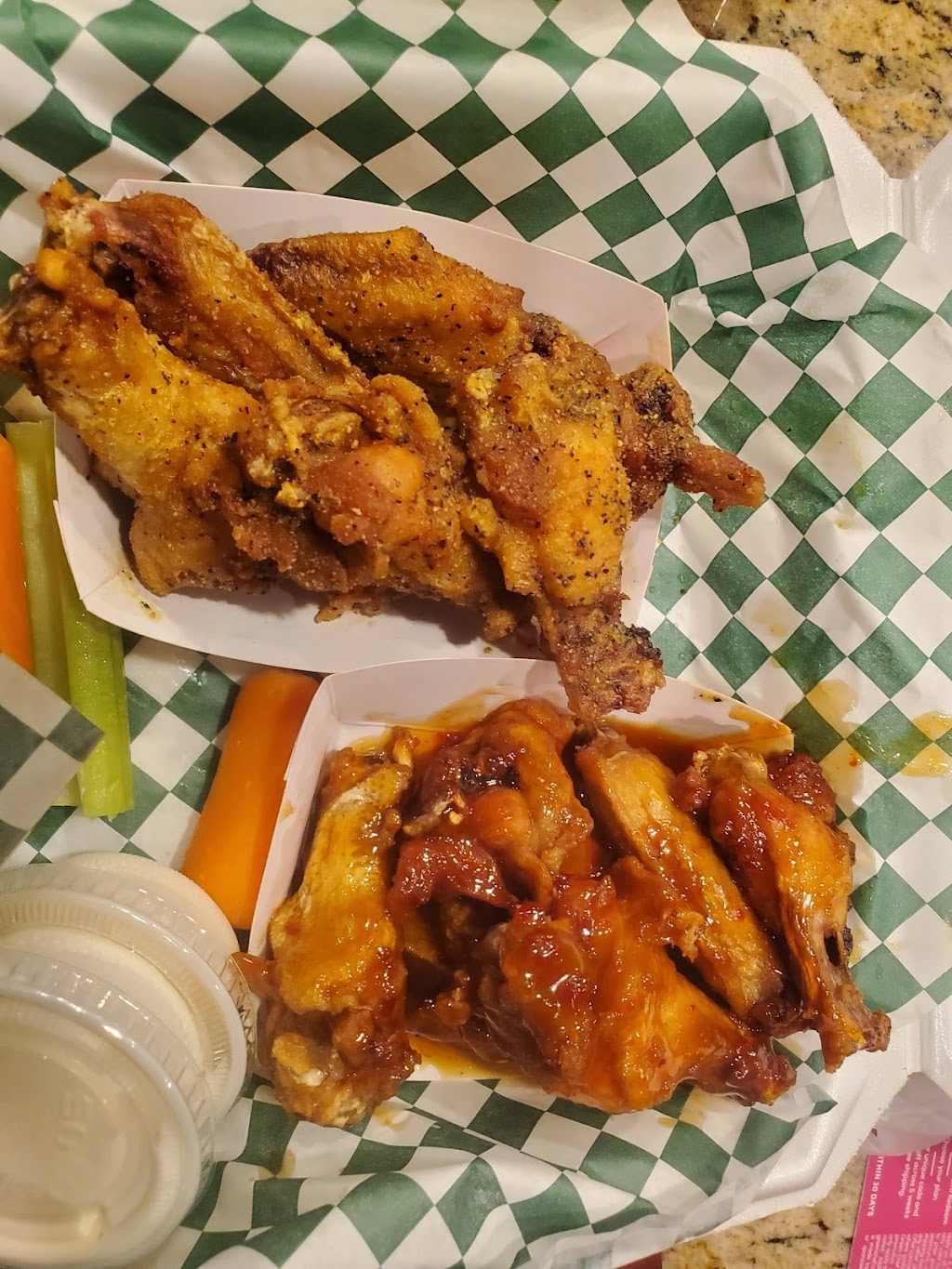 Wings On the spot | restaurant | 12275 Potranco Rd, San Antonio, TX 78253, USA | 2109544982 OR +1 210-954-4982