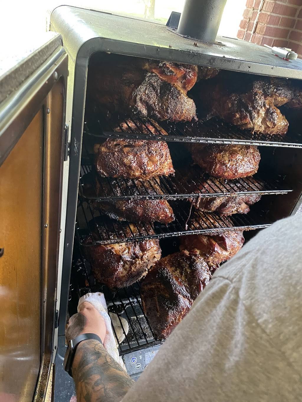 Front Porch Foodies | restaurant | 5448 N Clinton St, Terre Haute, IN 47805, USA | 8129171890 OR +1 812-917-1890